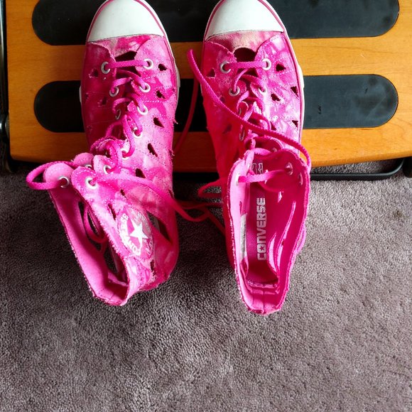 WOMENS CONVERSE Pink Basketball Sneakers 8 1/2 - Picture 2 of 5